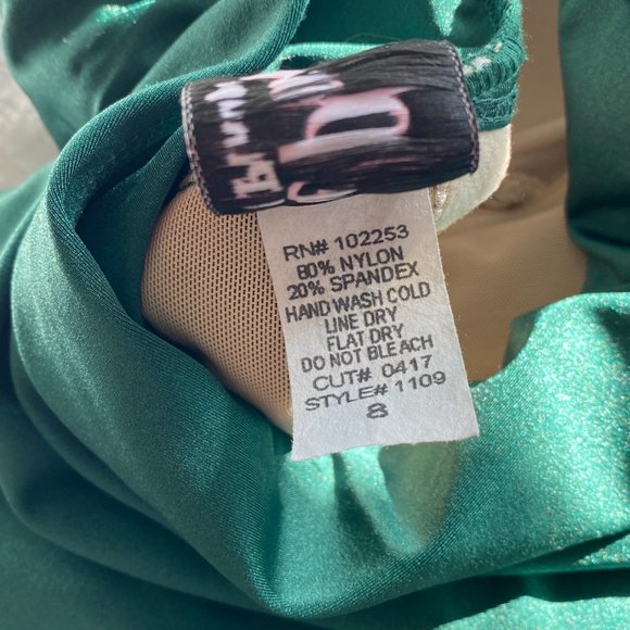 Bettie Page Pin Up Emerald Green Swimsuit - Picture 6 of 6